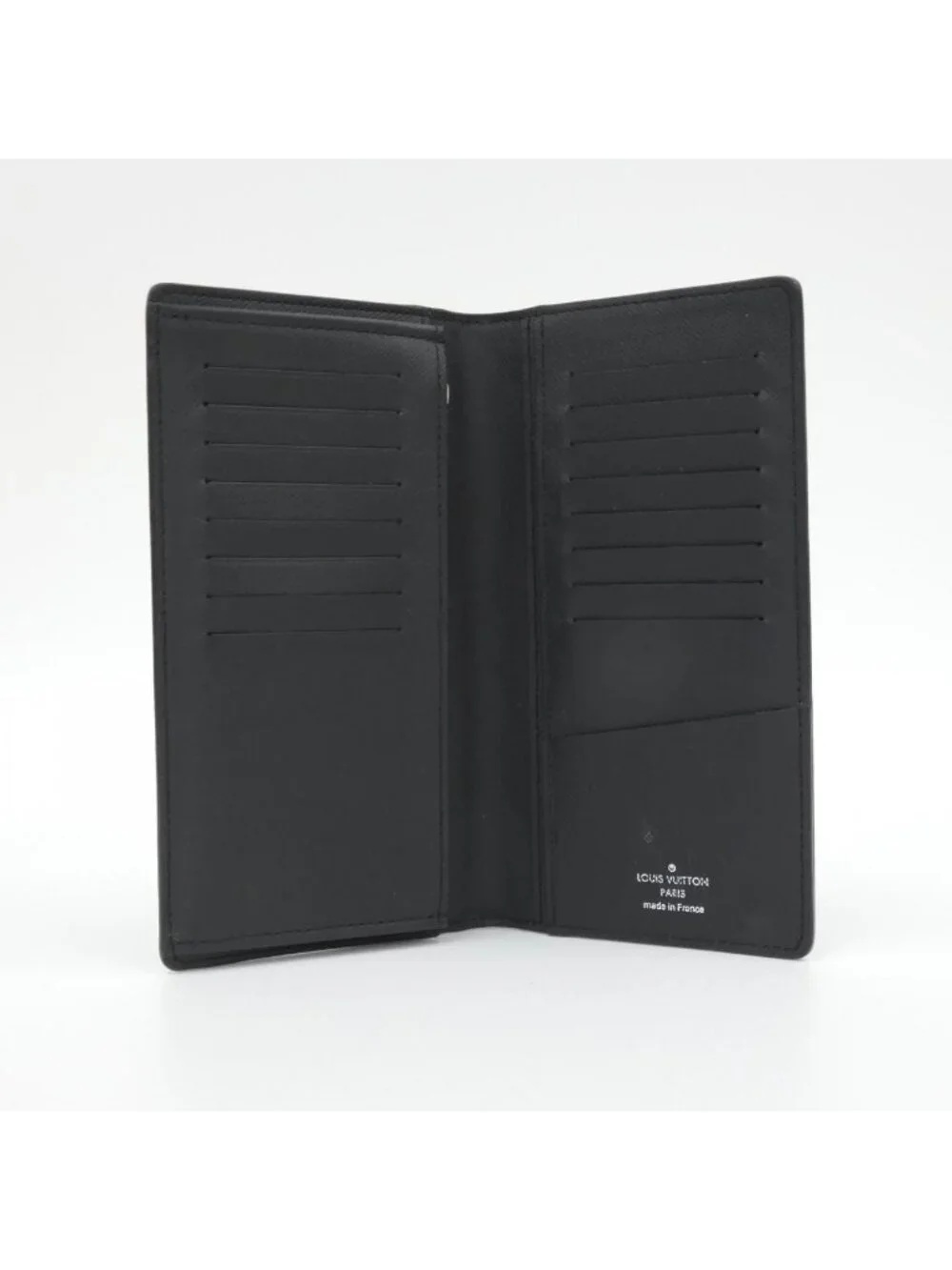 Louis Vuitton Taiga Portefeuille Brazza Wallet